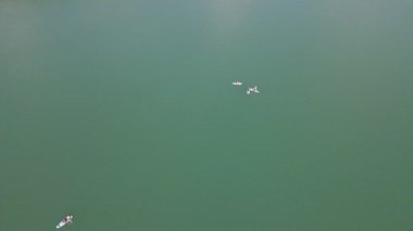 Sup binen insanların hava görüntüsü