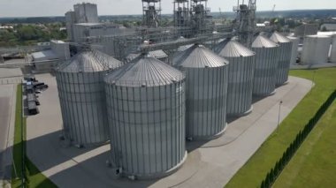 Yağ fabrikasının havadan görünüşü