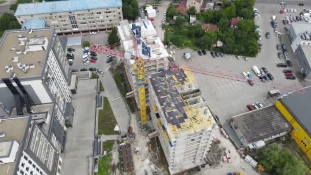 Vista aérea do canteiro de obras. desenvolvimento urbano. — Vídeo de Stock