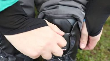 Snowboard botlarına uygun. Kapatın.