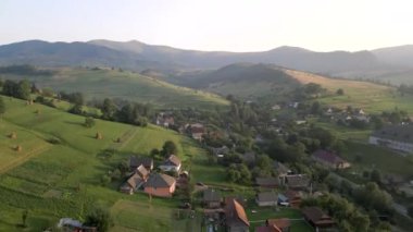 Carpathian dağları gün batımında