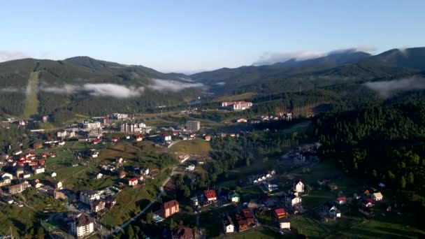 Vue aérienne du village d'été des Carpates — Video