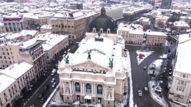Lviv Ukrayna opera binasının havadan görünüşü