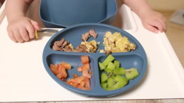 Childs Bölünmüş Tabağı Dengeli Yemek Yakın Çekim