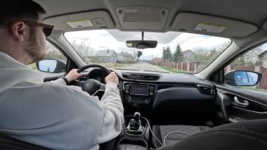 Kesişme Noktasında Şehir Trafiği Sürücüsü Kopyalama Boşluğu