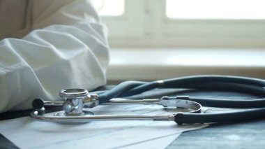 Erkek doktor tıbbi geçmişi pan yazma