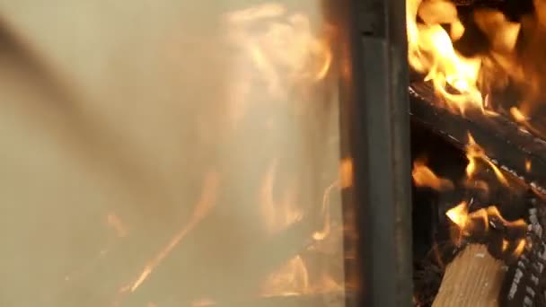 feu dans la cheminée