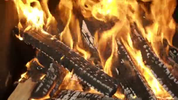 feu dans la cheminée