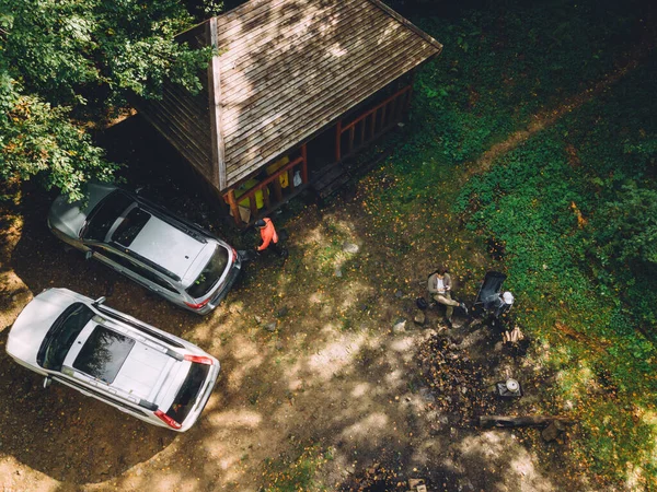 Arriba Vista Superior Del Sitio Barbacoa Bosque Dos Coches Suv — Foto de Stock