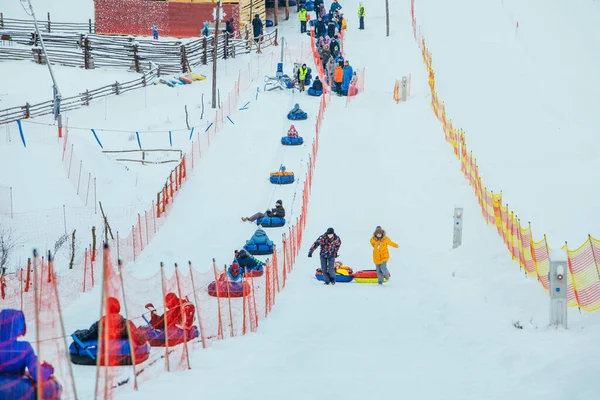 Lviv Ukraine Januar 2019 Linie Für Snow Tubing Menschen Auf — Stockfoto