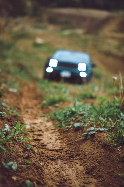 Suv Car Travel Concept Dirty Road Copy Space — Stock Photo, Image