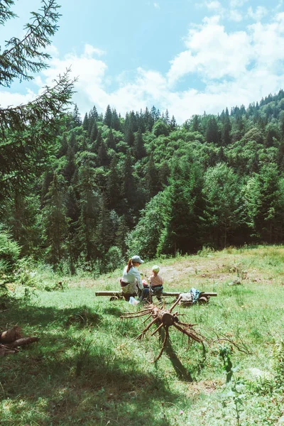 Mother Little Toddler Daughter Hiking Mountain Forest Summer Journey — Stock Photo, Image