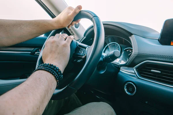Man Hands Steering Wheel View Car Travel Sunny Day — Stock Photo, Image