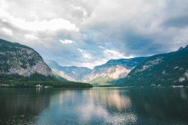 Yazın Hallstatt Denizi manzara fotokopi alanı