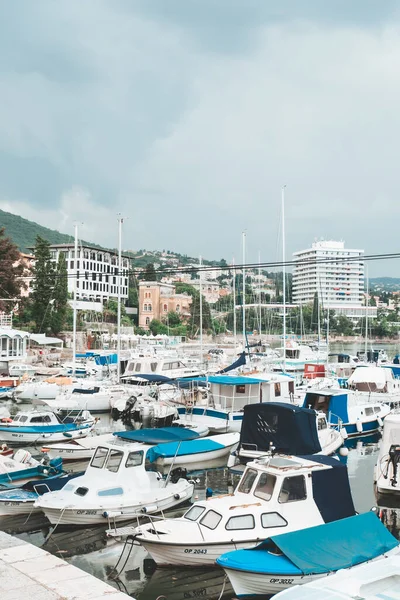 Opatija Croacia Junio 2019 Vista Del Puerto Ciudad Con Barcos — Foto de Stock