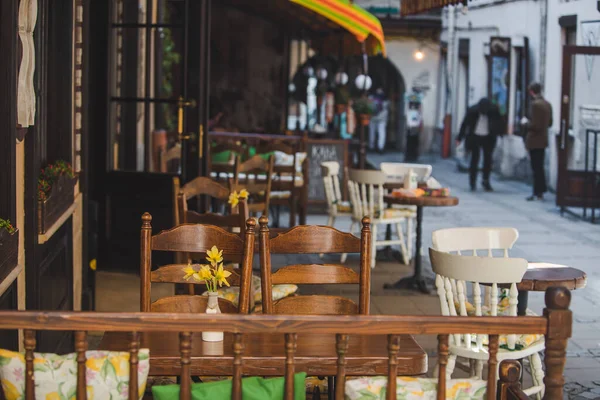 Lege Tafels Van Cafe Buiten Kopieer Ruimte — Stockfoto