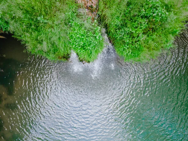 Vista Aerea Bella Cascata Con Spazio Copia Lago Blu — Foto Stock