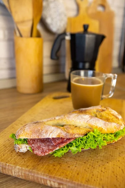 Manhã Sanduíche Café Manhã Com Caneca Café Perto — Fotografia de Stock