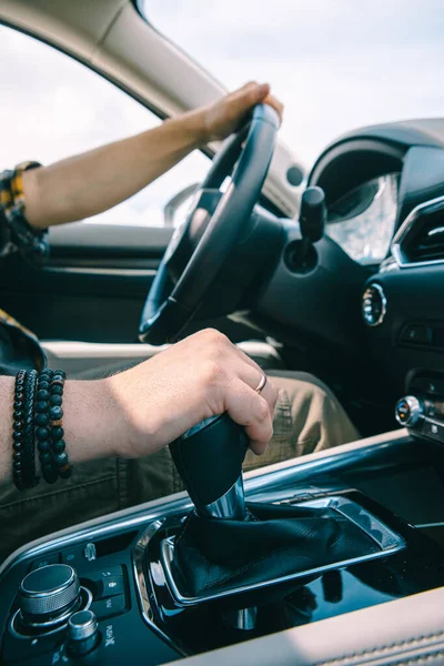 Man Driving Car View Steering Wheel Dashboard — Stock Photo, Image