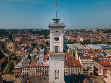 Lviv Belediyesi Çan Kulesi Yazın fotokopi alanı