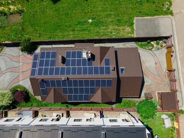 Vista Aerea Della Casa Con Pannelli Solari Energia Pulita Elettricità — Foto Stock