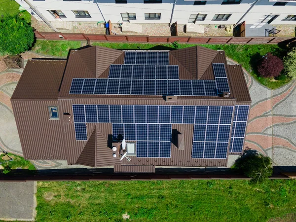 Vista Aerea Della Casa Con Pannelli Solari Energia Pulita Elettricità — Foto Stock