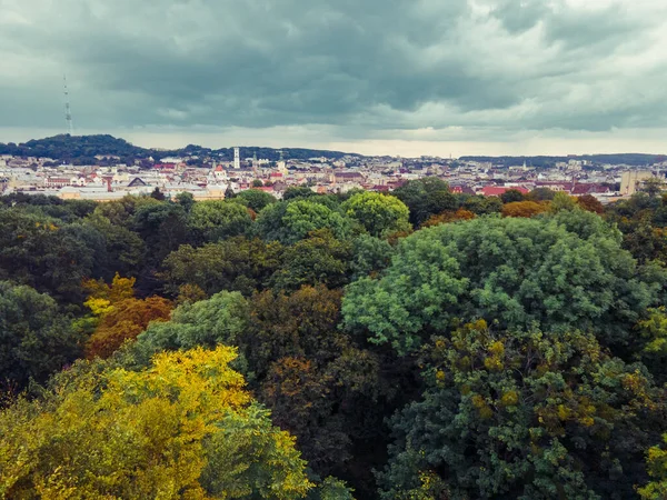 Vista Aérea Ciudad Europea Otoño Nublado Espacio Copia Tiempo Tormentoso —  Fotos de Stock