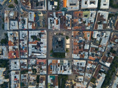 Yaz zamanı fotokopi uzayındaki Lviv şehrinin havadan görüntüsü