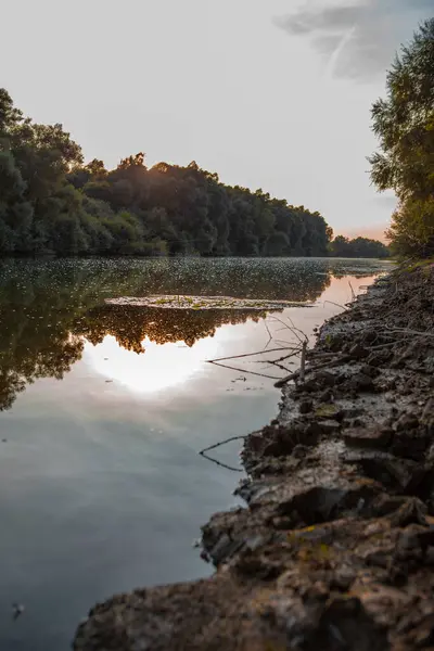 Widok Zachód Słońca Nad Rzeką Sezon Jesienny — Zdjęcie stockowe