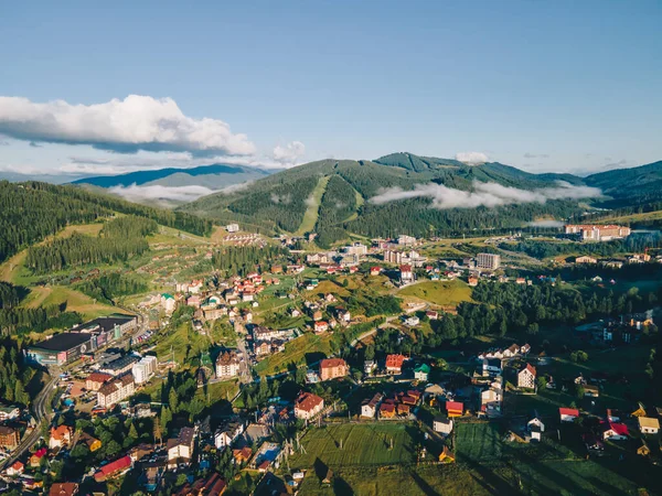 Panoramiczny Widok Bukowel Ukraińskich Karpatach Przestrzeń Kopiowania — Zdjęcie stockowe