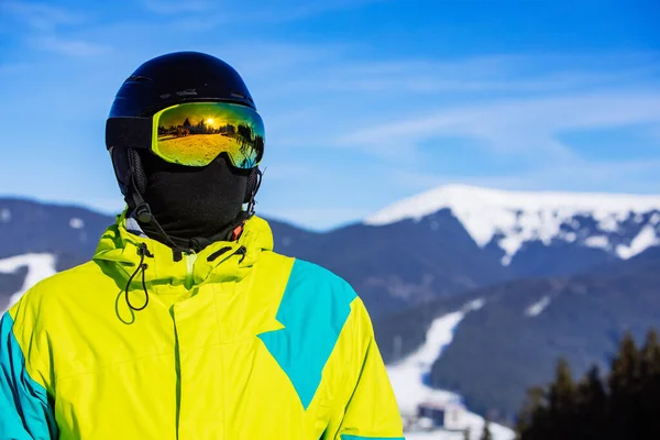 Portrét Muže Snowboardové Přilbě Balaklavě — Stock fotografie