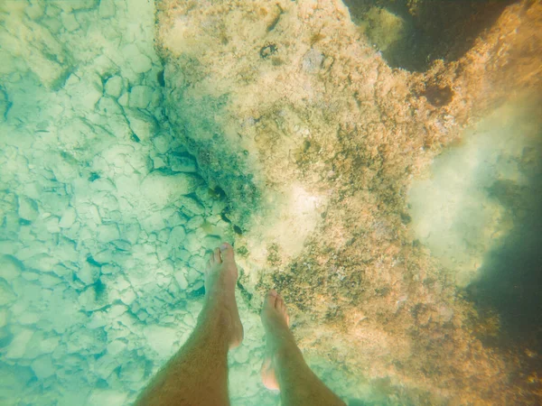 Man Legs Underwater Sea Bottom Summer Time — Stock Photo, Image