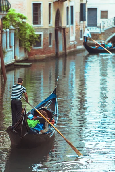 Літній час у Венеціанських каналах — стокове фото