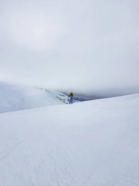 Esquiador Topo Espaço Cópia Montanha — Fotografia de Stock