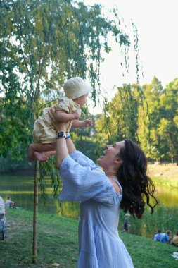 Sunny Park 'ta Bebek Doğuran Anne Mutlu Zamanlar