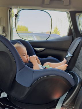 Bebek oto koltuğunda Oyuncak Güvenli Yol Yolculuğu