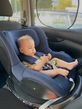 Bebek oto koltuğunda Oyuncak Güvenli Yol Yolculuğu