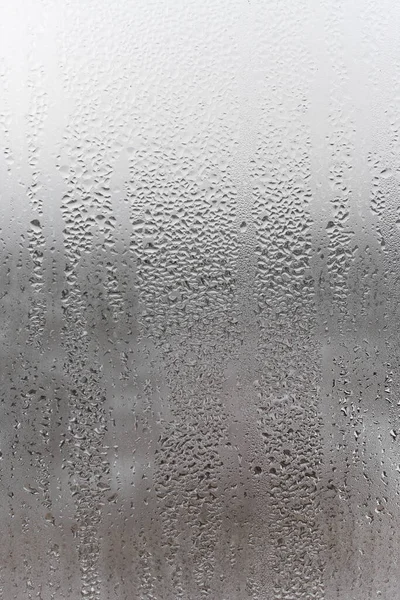 Natürliche Wassertropfen Fließen Durch Das Glas Hohe Luftfeuchtigkeit Raum Kondenswasser — Stockfoto