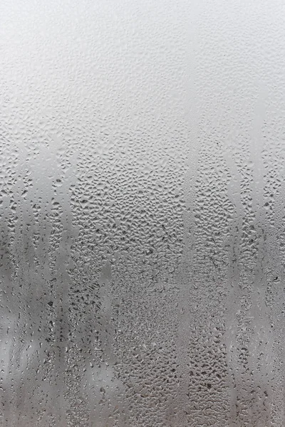 Schließen Sie Wassertropfen Auf Grauem Hintergrund Vernebeltes Glas Mit Wassertropfen — Stockfoto