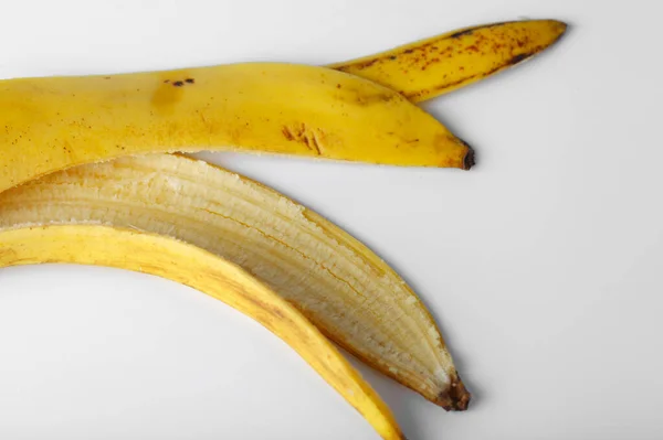 Peau Banane Pelée Sur Fond Blanc Gros Plan — Photo