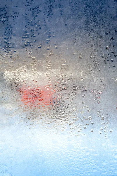 Fagyasztott Páralecsapódás Ablakban Hirtelen Hőmérséklet Csökkenés Mélyhűtött Vízcseppek Üvegen Télen — Stock Fotó