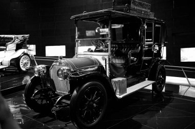 STUTTGART, GERMANY - 23, 2024 Mercedes-Benz Müzesi, Stuttgart, Almanya