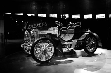 STUTTGART, GERMANY - 23, 2024 Mercedes-Benz Müzesi, Stuttgart, Almanya