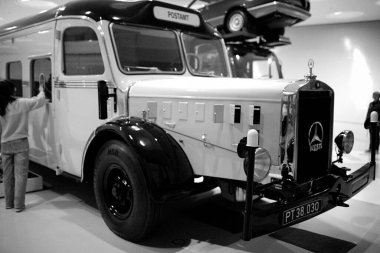 STUTTGART, GERMANY - 23, 2024 Mercedes-Benz Müzesi, Stuttgart, Almanya