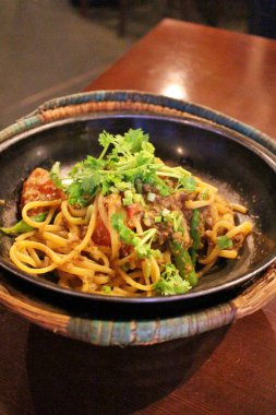 Afgan mutfağı: koyun eti laghman noodles