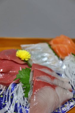 Sarı kuyruklu saşimi Tokyo, Japonya 'da bir süpermarketten alınmış.