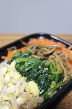 Tokyo, Japonya 'daki bir süpermarketten çeşitli Namul (Kore yemeği) satın alındı.