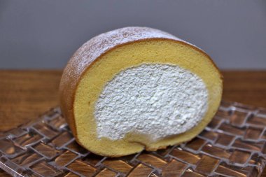 Tokyo, Japonya 'da bir süpermarketten alınmış kremalı pasta.