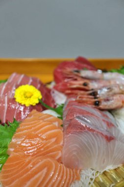 Tokyo, Japonya 'da bir süpermarketten alınmış çeşit çeşit saşimi.