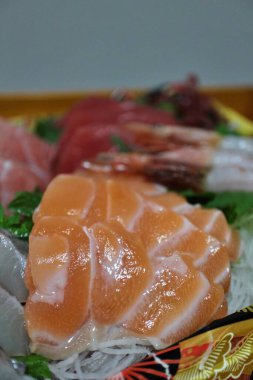 Japonya, Tokyo 'da bir süpermarketten alınmış somon balığı.